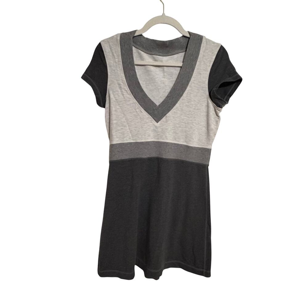 Lululemon dress soft fall short sleeves V neck no tag fits like sz 6 preppy